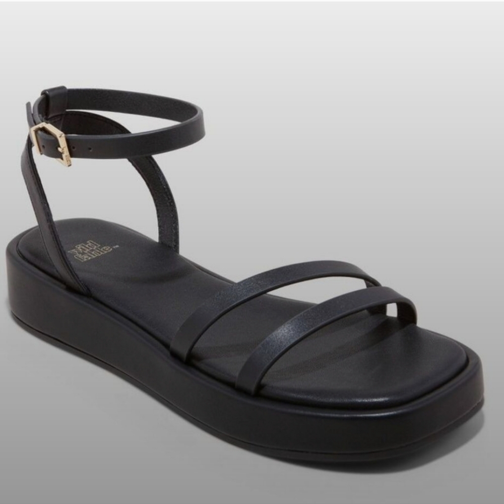 Wild Fable black sandals in black size 8.5